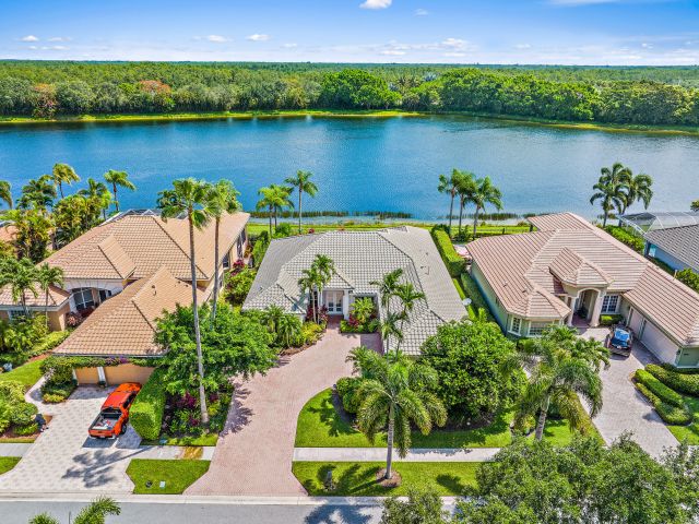 Продажа дома по адресу 8933 Lakes Boulevard - фото 6614369