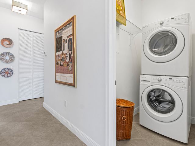 Дом в аренду по адресу 3620 S Dixie Highway 240 - фото 6635848