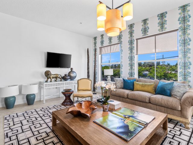 Дом в аренду по адресу 3620 S Dixie Highway 240 - фото 6635855