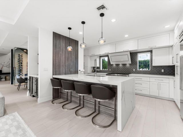 Продажа дома по адресу 1044 NW 6th Drive - фото 6643496