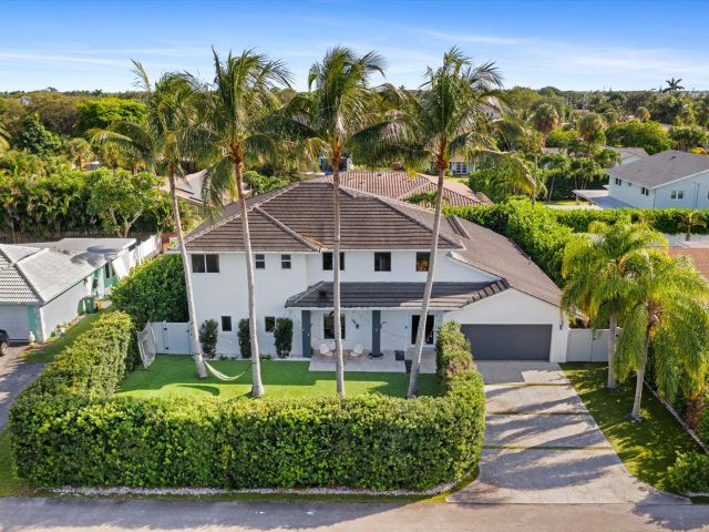 Продажа дома по адресу 1044 NW 6th Drive - фото 6643509