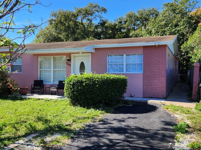 Продажа дома по адресу 1341 SW 24th Avenue - фото 6621428