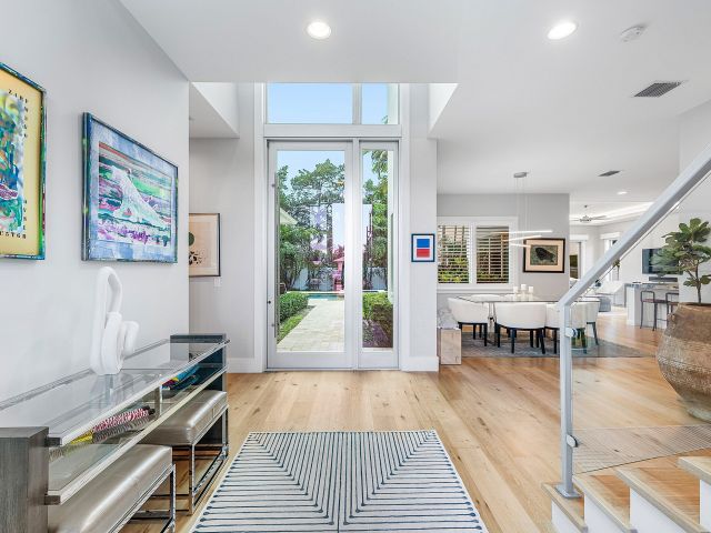 Продажа дома по адресу 1008 NW 1st Avenue - фото 6656674