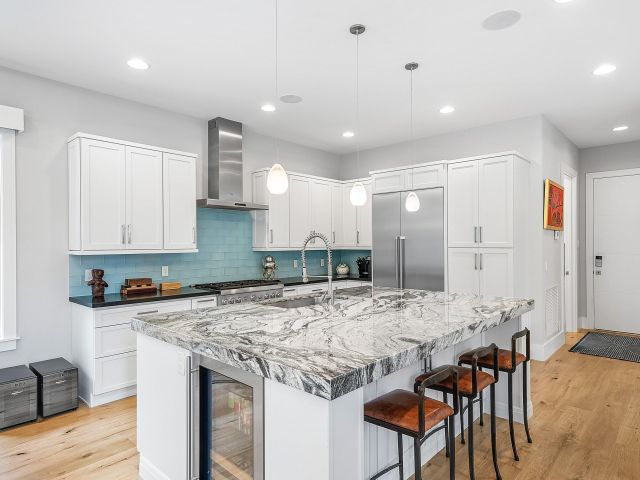 Продажа дома по адресу 1008 NW 1st Avenue - фото 6722426