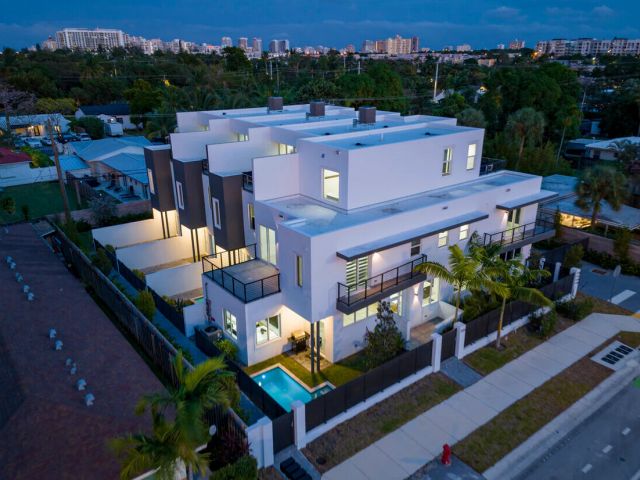 Дом в аренду по адресу 1220 NE 15th Avenue - фото 6642811