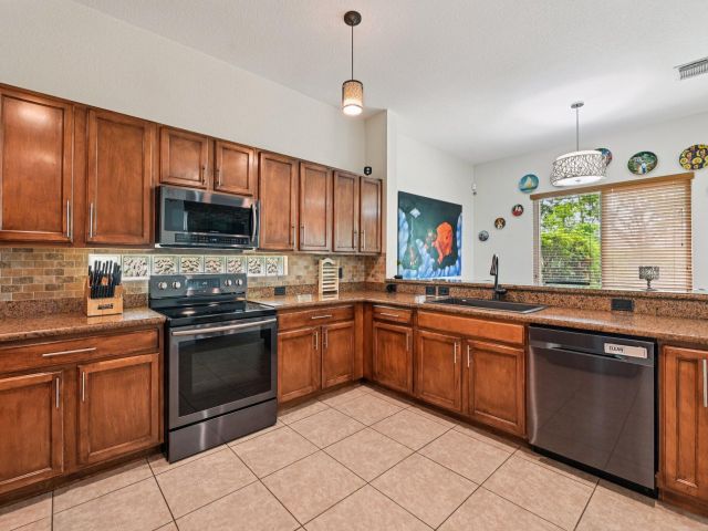 Продажа дома по адресу 553 Gazetta Way - фото 6616332