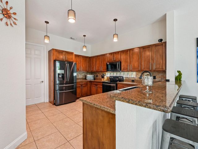 Продажа дома по адресу 553 Gazetta Way - фото 6616335