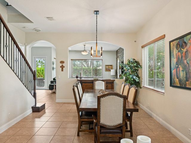 Продажа дома по адресу 553 Gazetta Way - фото 6616337