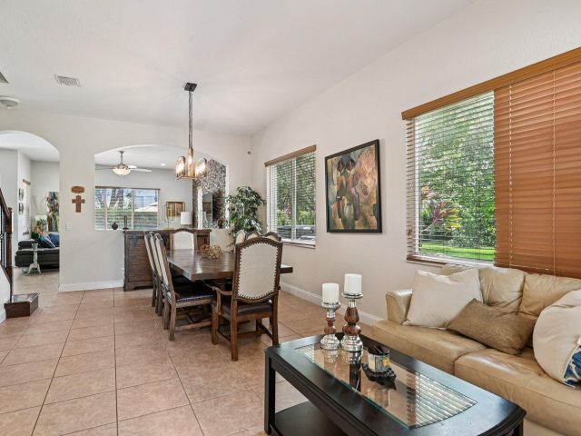 Продажа дома по адресу 553 Gazetta Way - фото 6616338