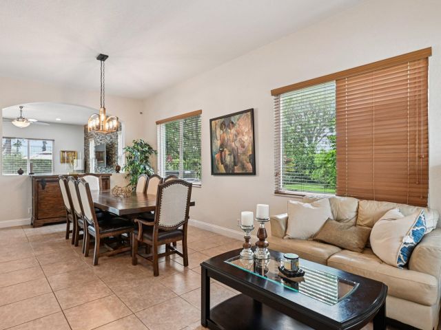 Продажа дома по адресу 553 Gazetta Way - фото 6616340