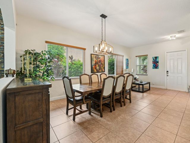 Продажа дома по адресу 553 Gazetta Way - фото 6616341