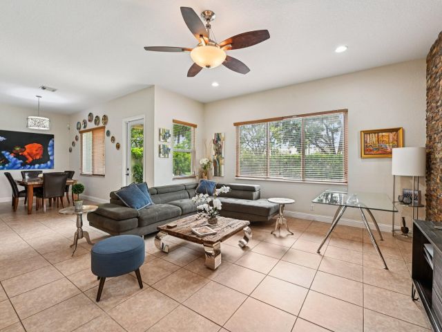 Продажа дома по адресу 553 Gazetta Way - фото 6616342