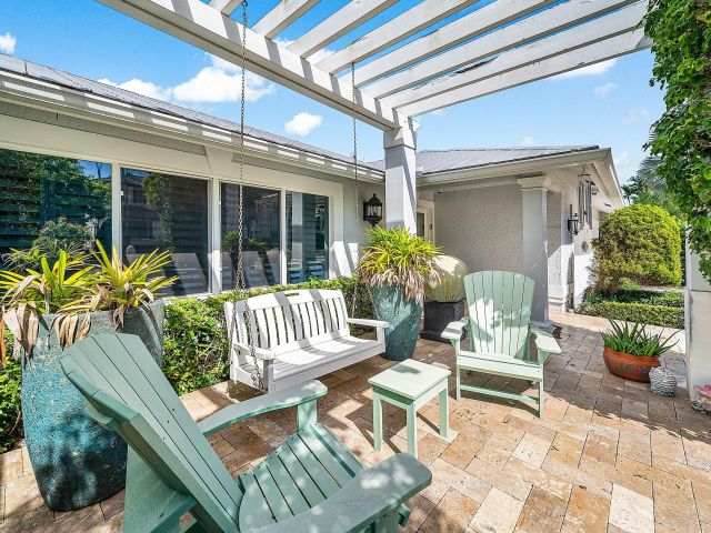 Продажа дома по адресу 7425 NE Bay Cove Court - фото 6622878