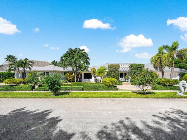 Продажа дома по адресу 7425 NE Bay Cove Court - фото 6622881