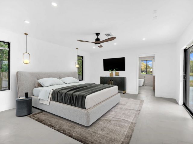 Продажа дома по адресу 18735 NE 18th Avenue - фото 6626679