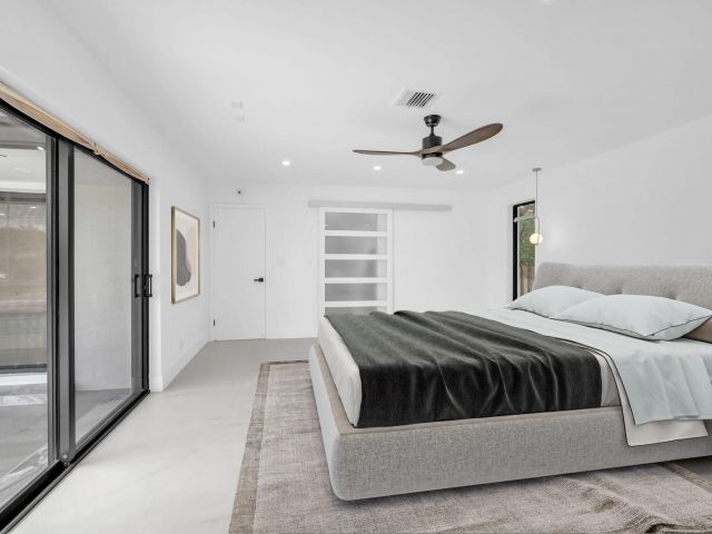 Продажа дома по адресу 18735 NE 18th Avenue - фото 6626683