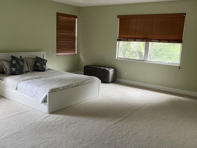 Дом в аренду по адресу 18051 Rhumba Way - фото 6644290