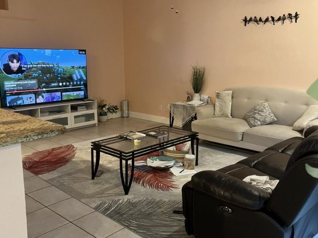 Дом в аренду по адресу 18051 Rhumba Way - фото 6644291