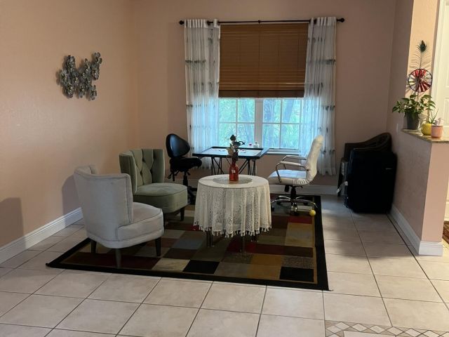 Дом в аренду по адресу 18051 Rhumba Way - фото 6644297