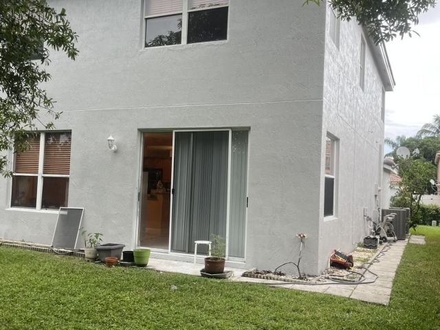 Дом в аренду по адресу 18051 Rhumba Way - фото 6644300