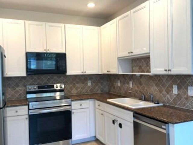 Дом в аренду по адресу 16097 Poppyseed Circle 1908 - фото 6628763