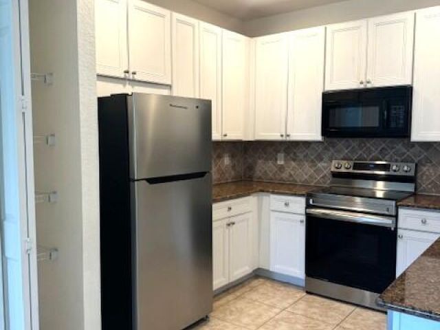 Дом в аренду по адресу 16097 Poppyseed Circle 1908 - фото 6628764