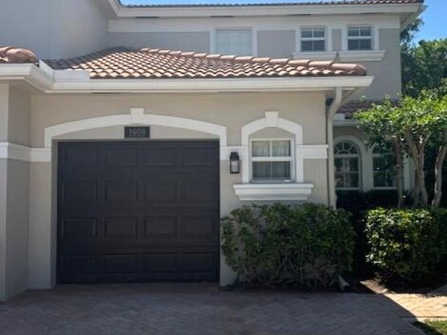 Дом в аренду по адресу 16097 Poppyseed Circle 1908 - фото 6628765