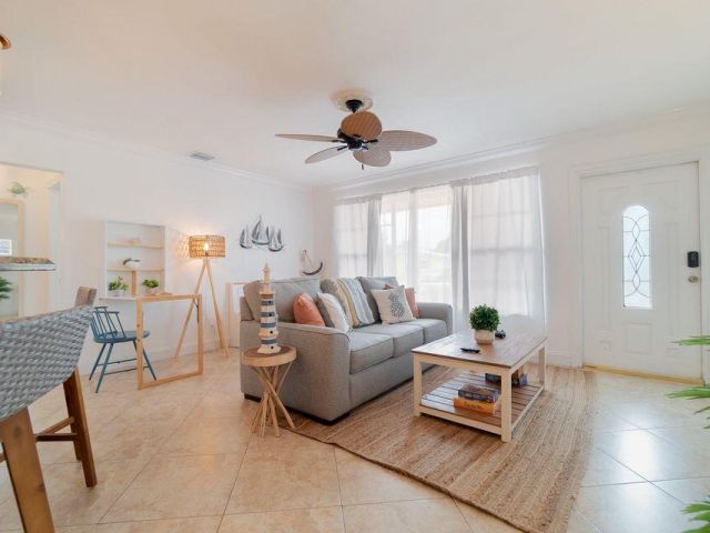 Продажа дома по адресу 951 Green Street - фото 6679136