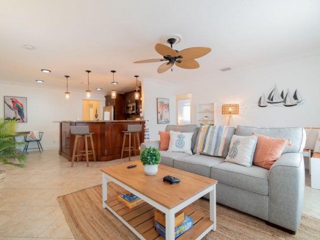 Продажа дома по адресу 951 Green Street - фото 6679137