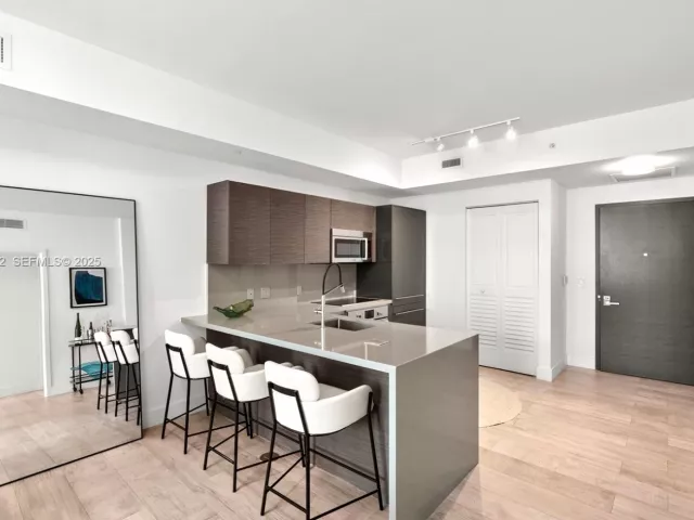 Продажа квартиры #2606 - фото 6855895