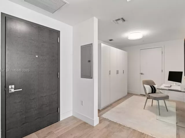 Продажа квартиры #2606 - фото 6855896