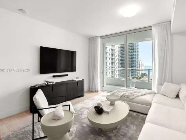 Продажа квартиры #2606 - фото 6855897