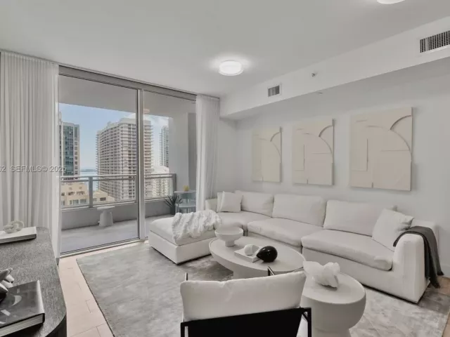 Продажа квартиры #2606 - фото 6855898