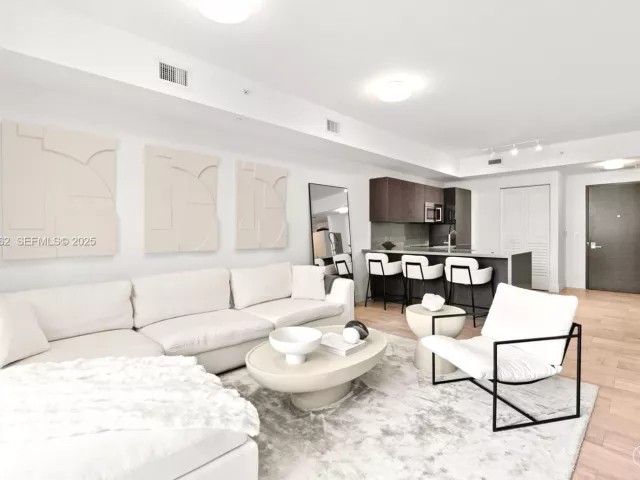 Продажа квартиры #2606 - фото 6855899