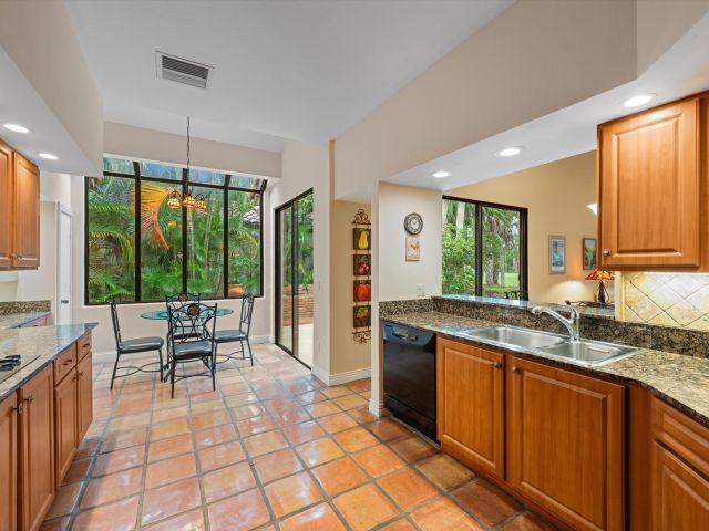 Продажа дома по адресу 1535 Fairway Terrace - фото 6626411