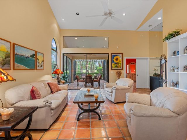 Продажа дома по адресу 1535 Fairway Terrace - фото 6626417