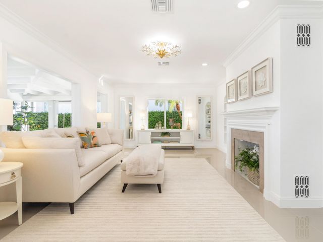 Продажа дома по адресу 6911 S Flagler Drive - фото 6626858