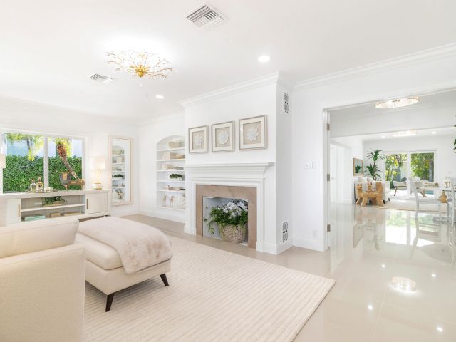 Продажа дома по адресу 6911 S Flagler Drive - фото 6626860