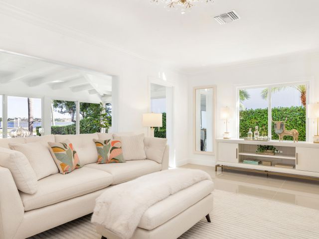 Продажа дома по адресу 6911 S Flagler Drive - фото 6626863