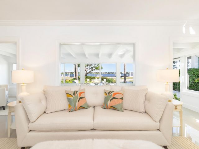 Продажа дома по адресу 6911 S Flagler Drive - фото 6626864