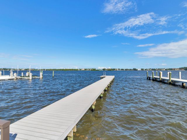 Продажа дома по адресу 6911 S Flagler Drive - фото 6626870