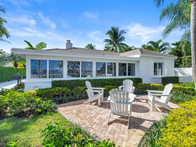 Продажа дома по адресу 6911 S Flagler Drive - фото 6626873