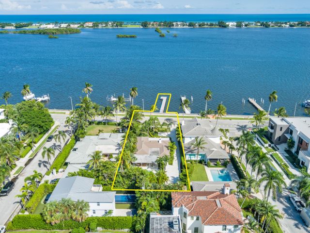 Продажа дома по адресу 6911 S Flagler Drive - фото 6626874