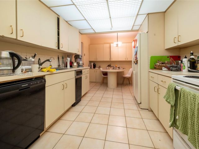 Продажа квартиры # - фото 6620945