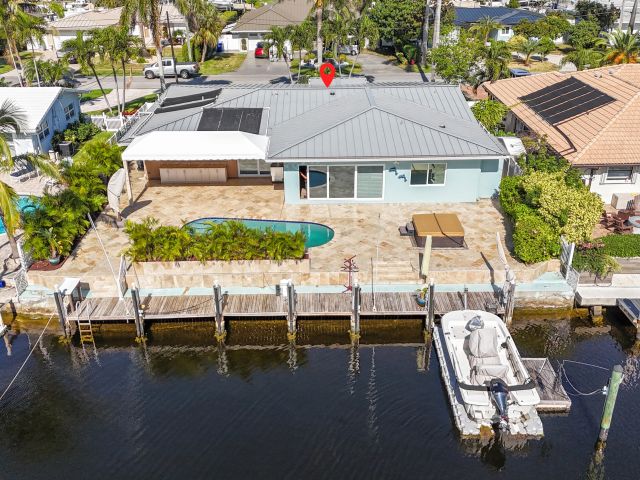 Продажа дома по адресу 2642 NE 3rd Street - фото 6650065