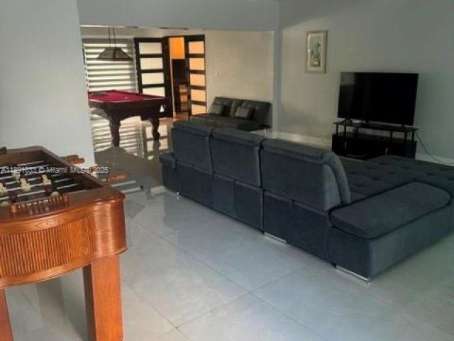 Дом в аренду по адресу 2856 NW 10th Ave O - фото 7451628