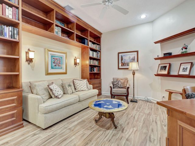 Дом в аренду по адресу 8671 Falcon Green Drive - фото 6628418