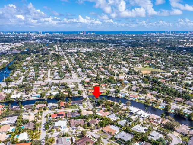 Продажа дома по адресу 2856 NW 10th Ave - фото 7414224