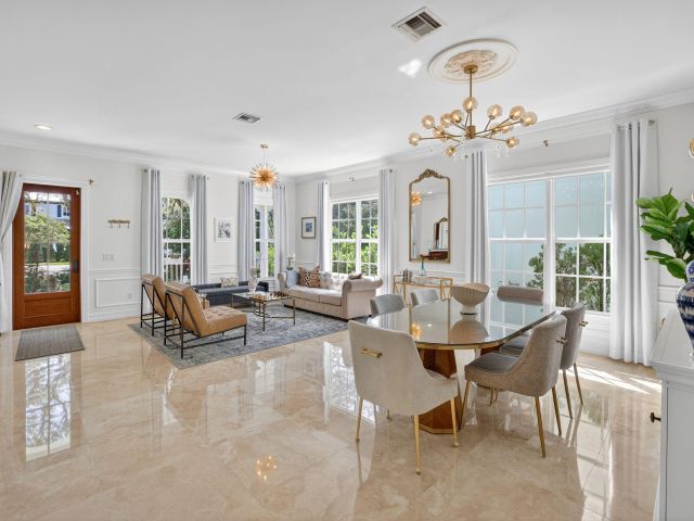 Дом в аренду по адресу 1115 SE 5th Court - фото 6642792