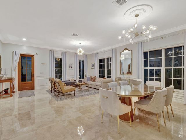 Дом в аренду по адресу 1115 SE 5th Court - фото 6642794